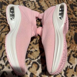 Pink Slip-On Sneakers  
BRAND NEW without tags 
Size 36 (5.5/6 )  Free shipping